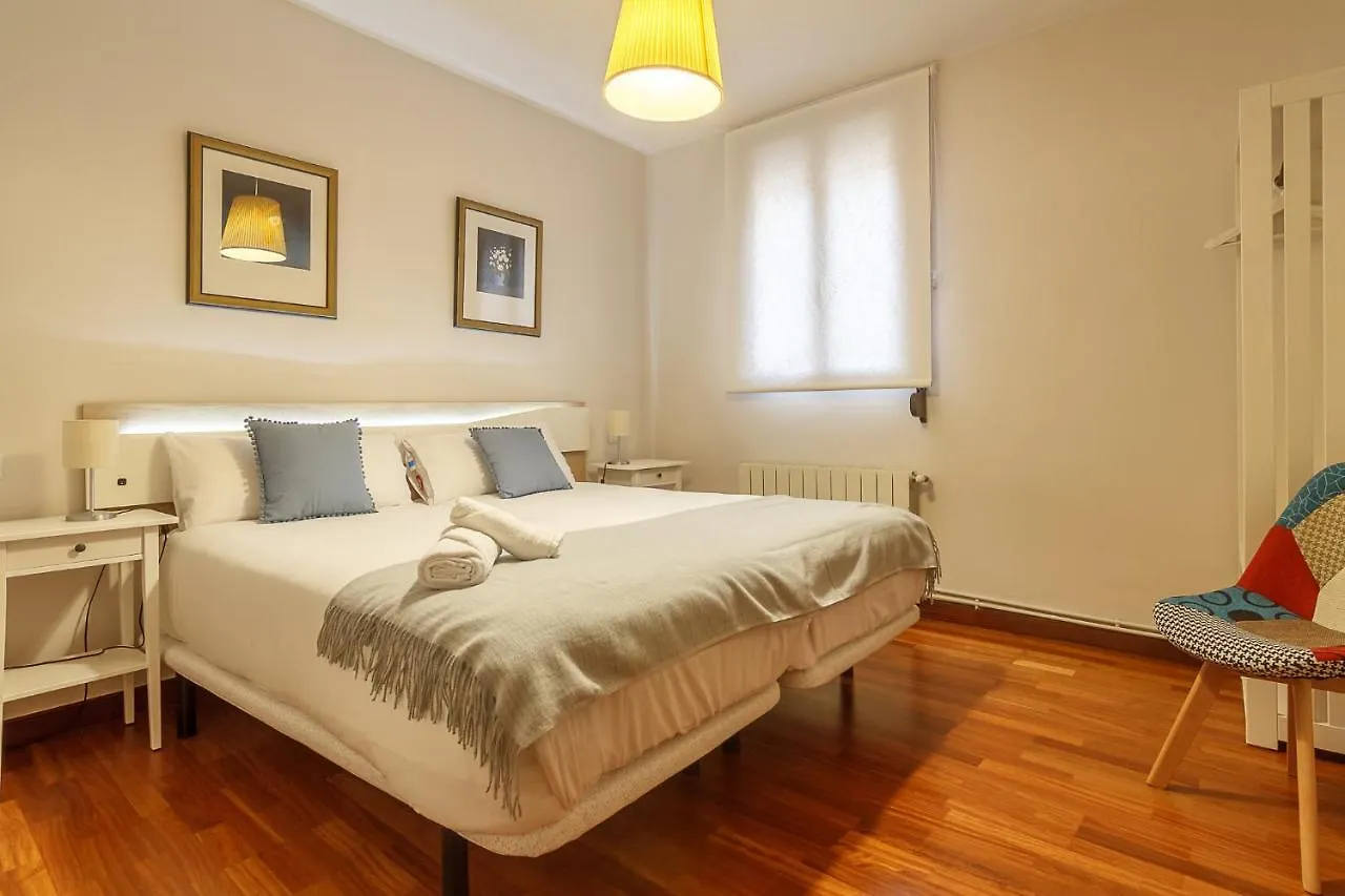 דירות בילבאו Vivienda Turistica En El Centro Reformada Con Wifi 0*,  ספרד